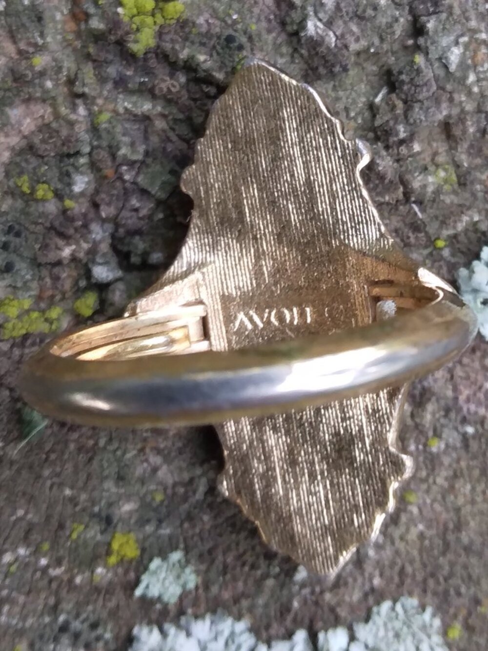Vintage Avon 1976 Kensington Ring Victorian Style Gold Tone Size 6 - Picture 11 of 12